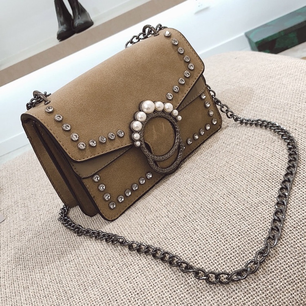 ✨NEW✨Brown rhinestoned chain strap bag